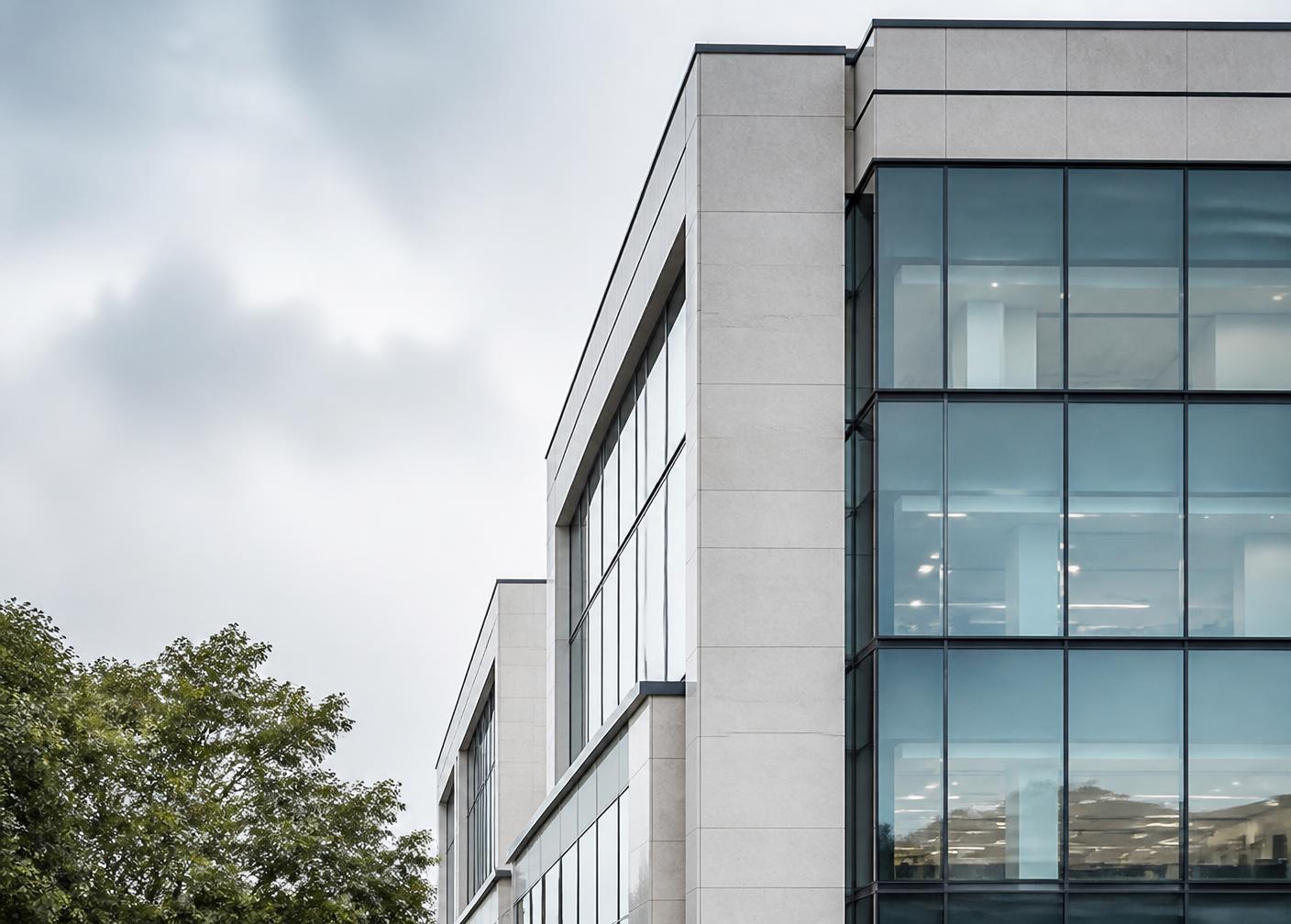 Bâtiment professionnel documenté lors d'un bilan technique AG2LMB